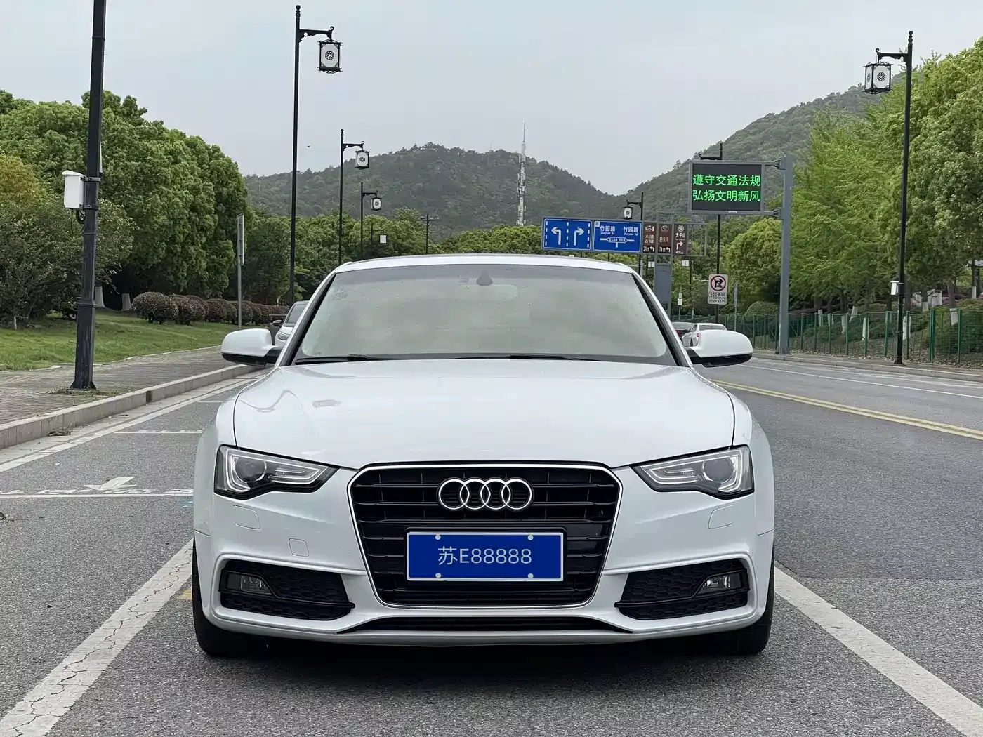 Audi A5 (Import) 2016 Facelift Coupe 35 TFSI Progressive фото 4