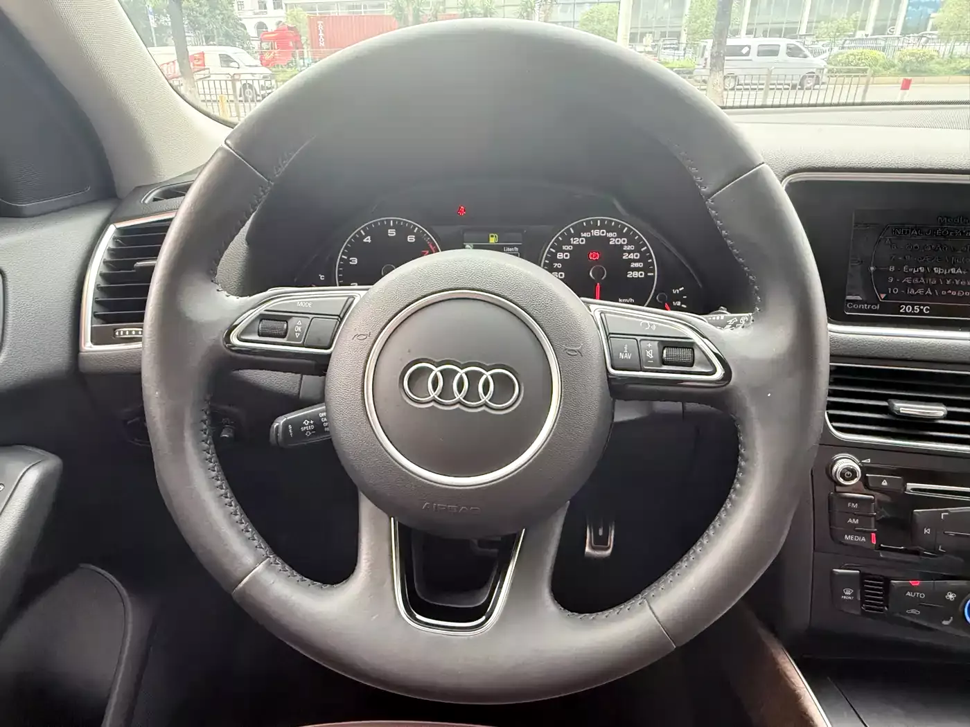 Audi Q5 (Import) 2013 Model 40 TFSI hybrid фото 8