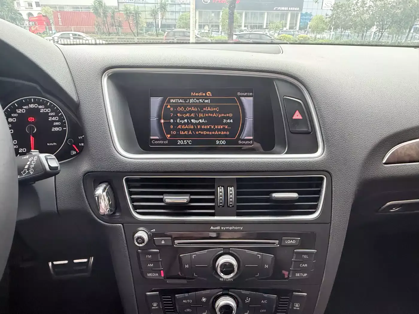 Audi Q5 (Import) 2013 Model 40 TFSI hybrid фото 9