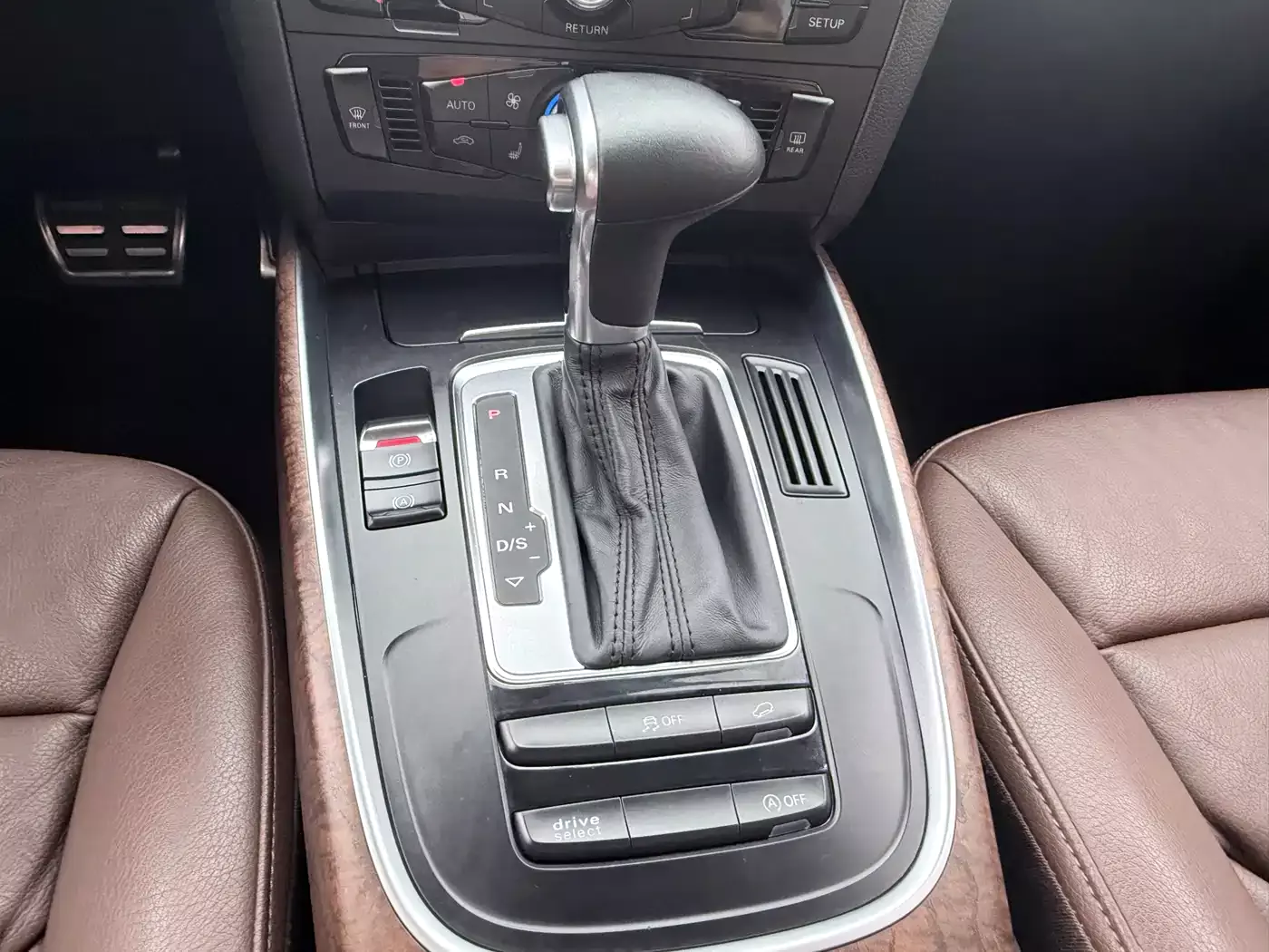 Audi Q5 (Import) 2013 Model 40 TFSI hybrid фото 10