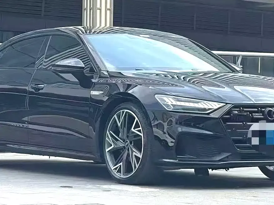 Audi A7L 2023 45 TFSI quattro S-line Black Warrior Edition фото 2