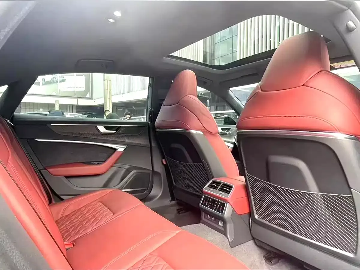 Audi A7L 2023 45 TFSI quattro S-line Black Warrior Edition фото 3