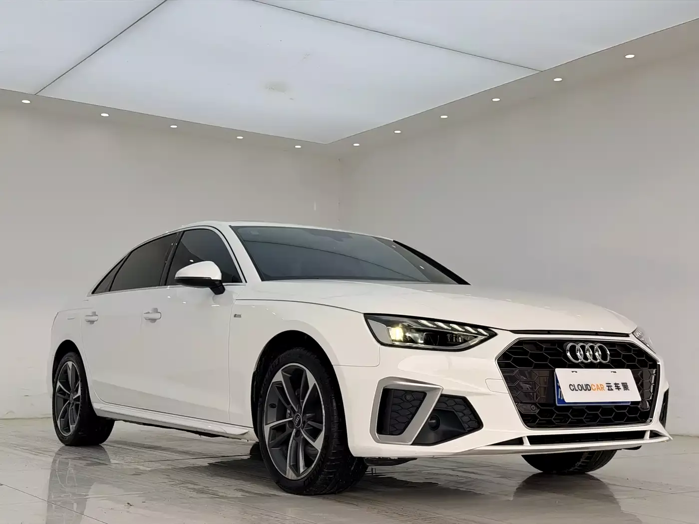 Audi A4L 2022 40 TFSI Luxury Dynamic фото 3