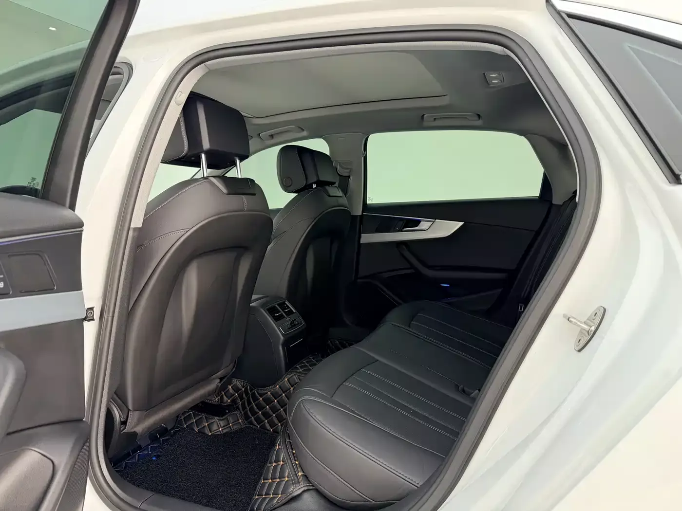 Audi A4L 2022 40 TFSI Luxury Dynamic фото 6