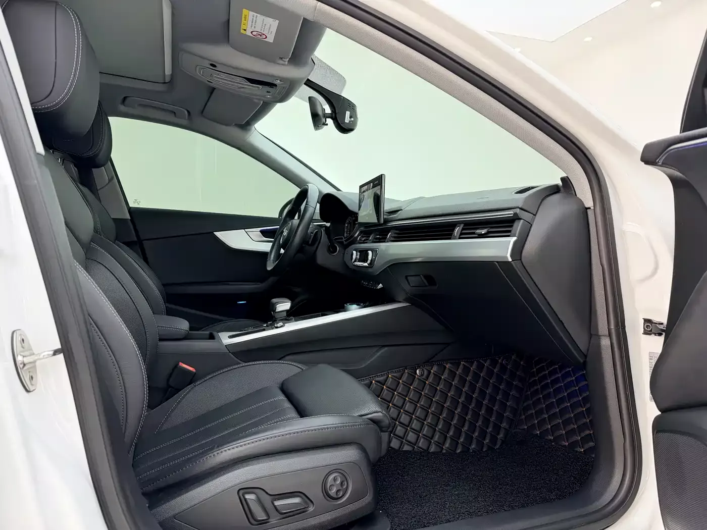 Audi A4L 2022 40 TFSI Luxury Dynamic фото 8