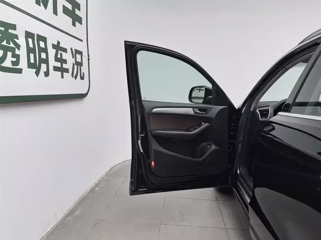 Audi Q5 2017 Plus 40 TFSI Technology фото 8