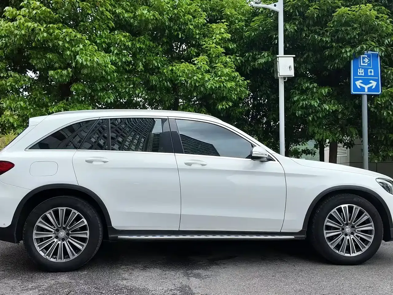 Mercedes-Benz GLC 2017 GLC 260 4MATIC Dynamic фото 4