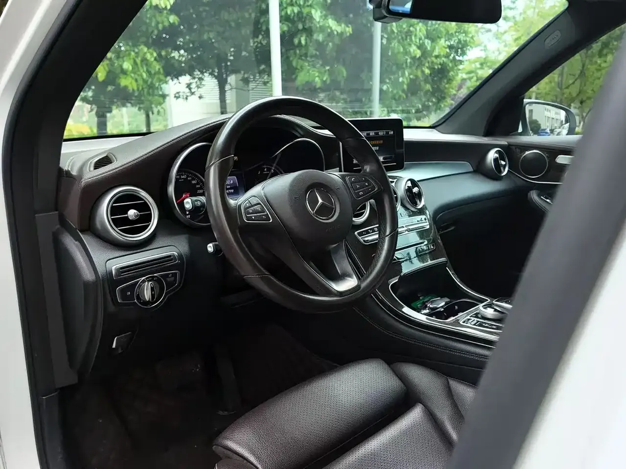 Mercedes-Benz GLC 2017 GLC 260 4MATIC Dynamic фото 8