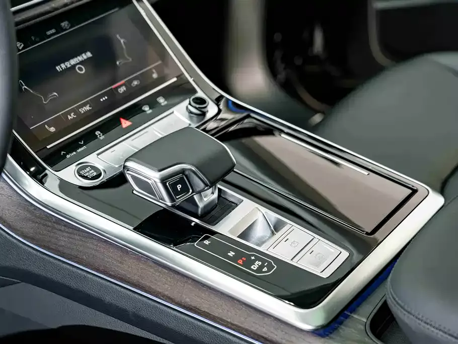 Audi Q8 2021 Model 55 TFSI Luxury Dynamic фото 12