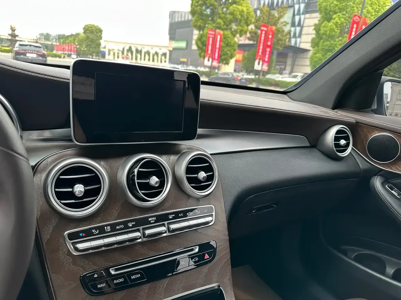Mercedes-Benz GLC 2019 GLC 300 L 4MATIC Dynamic фото 14