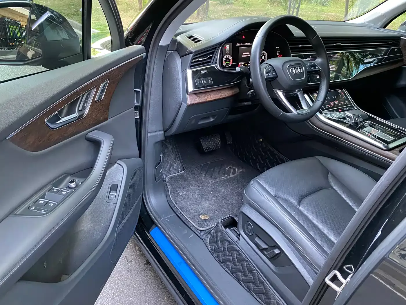 Audi Q7 2023 55 TFSI quattro S line Sport фото 8