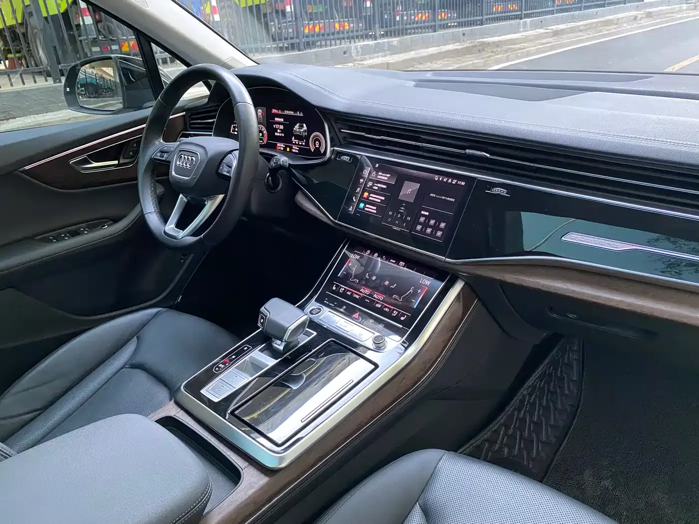 Audi Q7 2023 55 TFSI quattro S line Sport фото 19