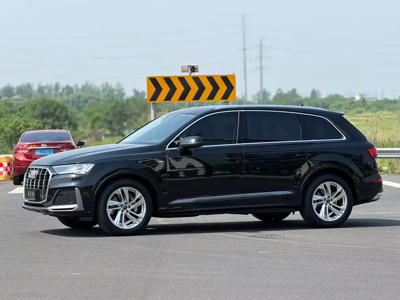 Audi Q7 2023 45 TFSI quattro S line Sport