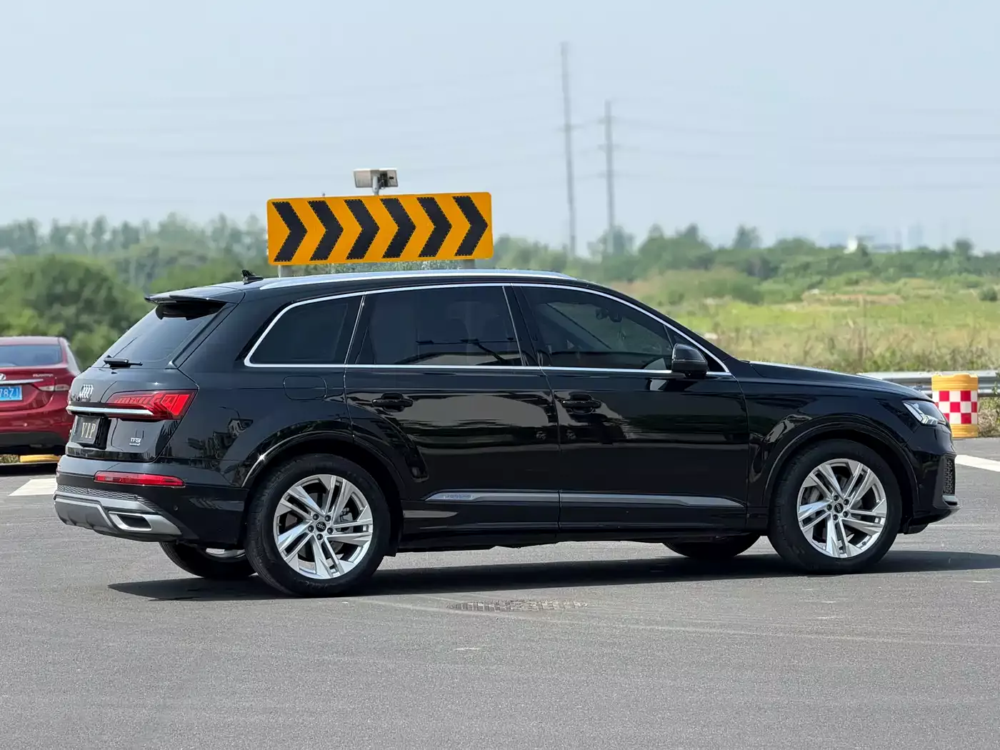 Audi Q7 2023 45 TFSI quattro S line Sport фото 18