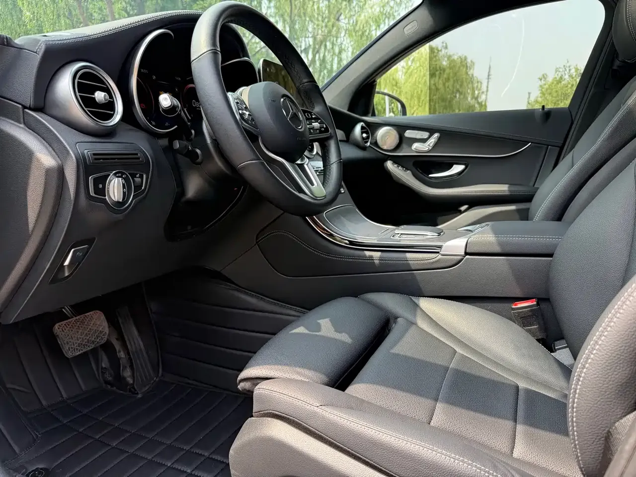 Mercedes-Benz GLC Coupe 2021 GLC 300 4MATIC Coupe SUV фото 12