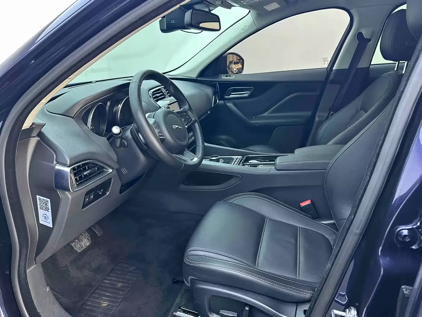 Jaguar F-PACE 2018 2.0T 2WD Urban Premium Edition фото 9