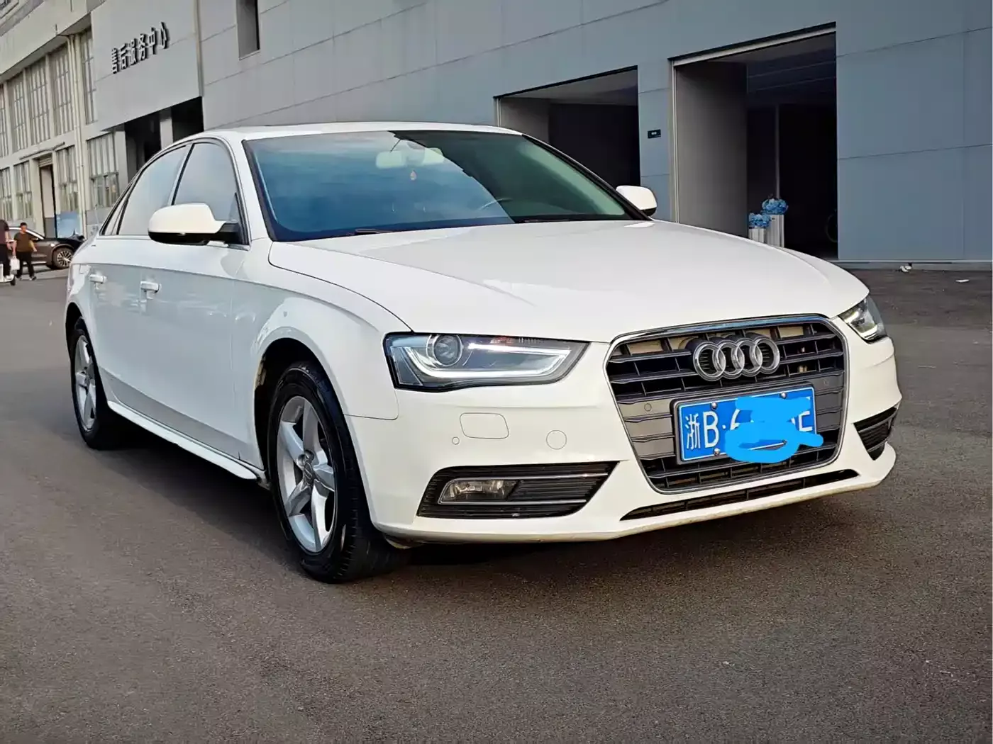 Audi A4L 2015 35 TFSI Auto Standard фото 2