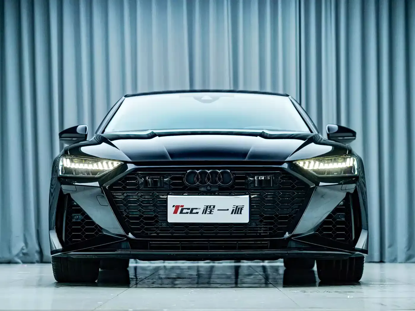 Audi A7 2023 Model 45 TFSI Premium Selection Edition фото 4