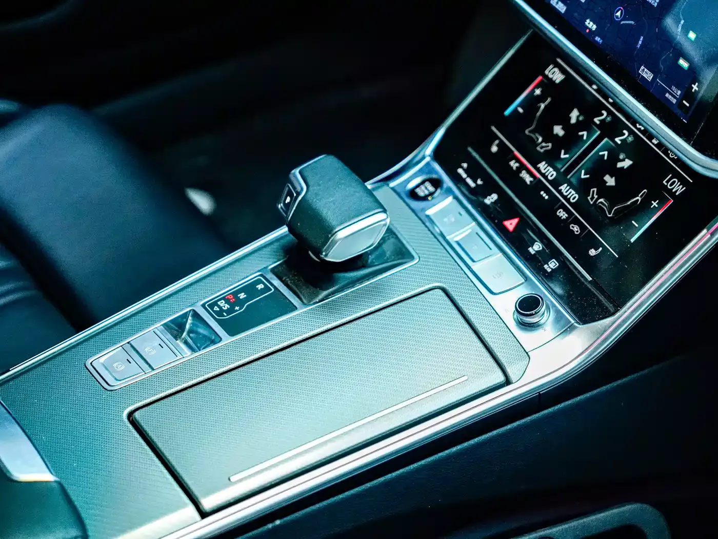 Audi A7 2023 Model 45 TFSI Premium Selection Edition фото 14