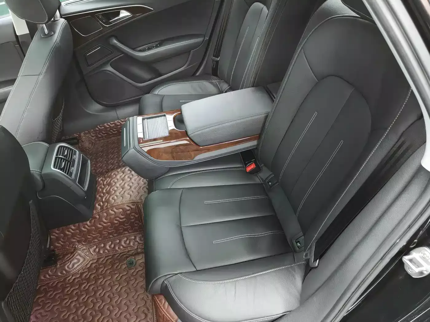 Audi A6L 2018 30th Anniversary 35 TFSI Fashion фото 11