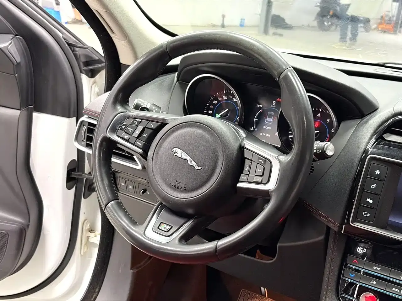 Jaguar F-PACE 2016 3.0 SC 4WD R-Sport фото 3