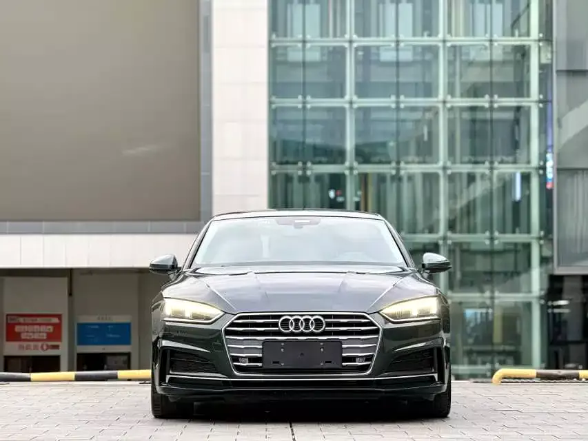 Audi A5 (Import) 2019 Sportback 40 TFSI Fashion фото 2