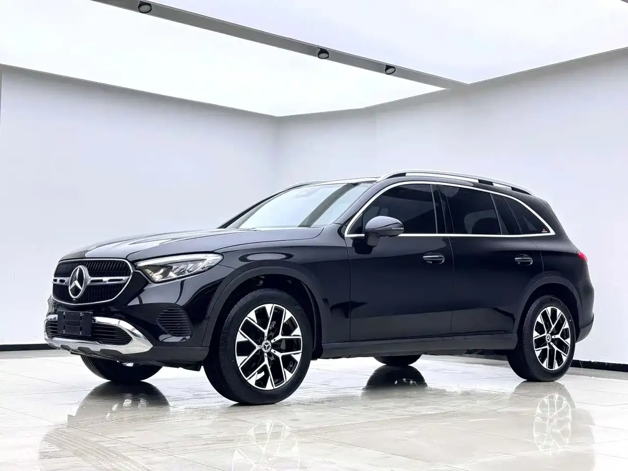 Mercedes-Benz GLC 2023 GLC 260 L 4MATIC Sport 5-seater фото 2