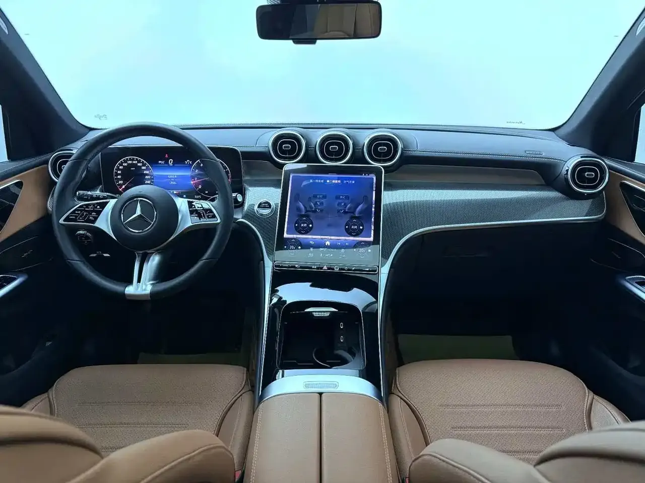 Mercedes-Benz GLC 2023 GLC 260 L 4MATIC Sport 5-seater фото 6
