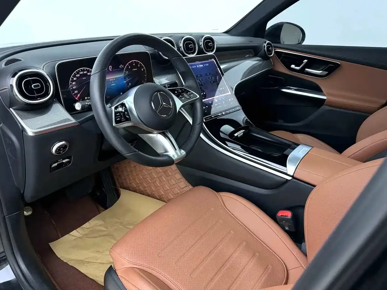 Mercedes-Benz GLC 2023 GLC 260 L 4MATIC Sport 5-seater фото 7