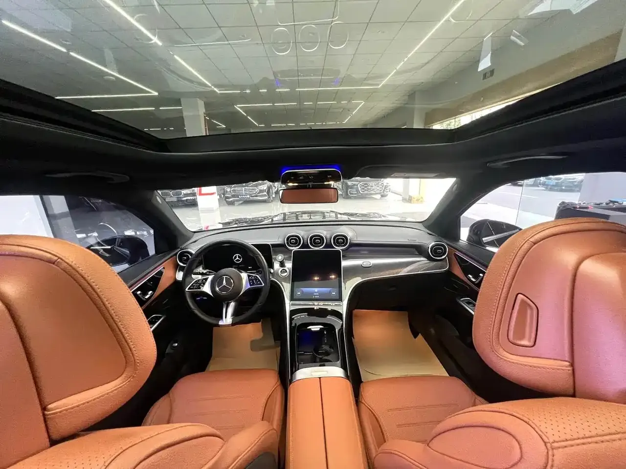 Mercedes-Benz GLC 2023 GLC 260 L 4MATIC Sport 5-seater фото 9