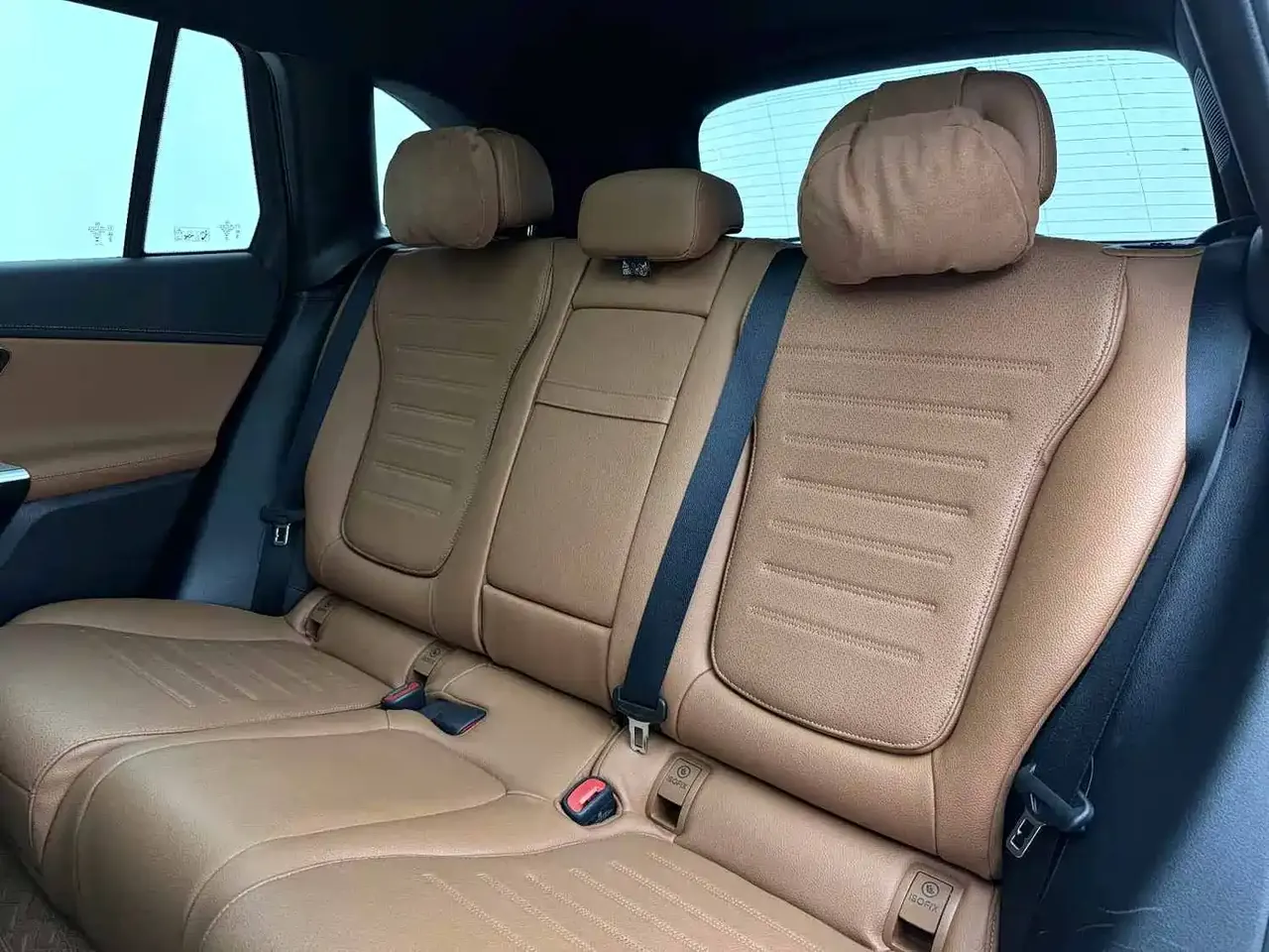 Mercedes-Benz GLC 2023 GLC 260 L 4MATIC Sport 5-seater фото 10