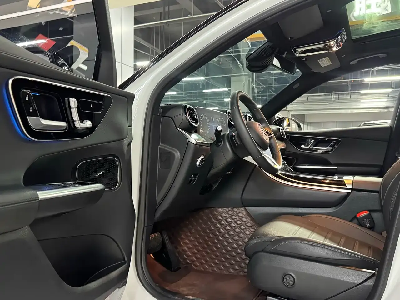 Mercedes-Benz GLC 2023 GLC 260 L 4MATIC Sport 5-seater фото 7