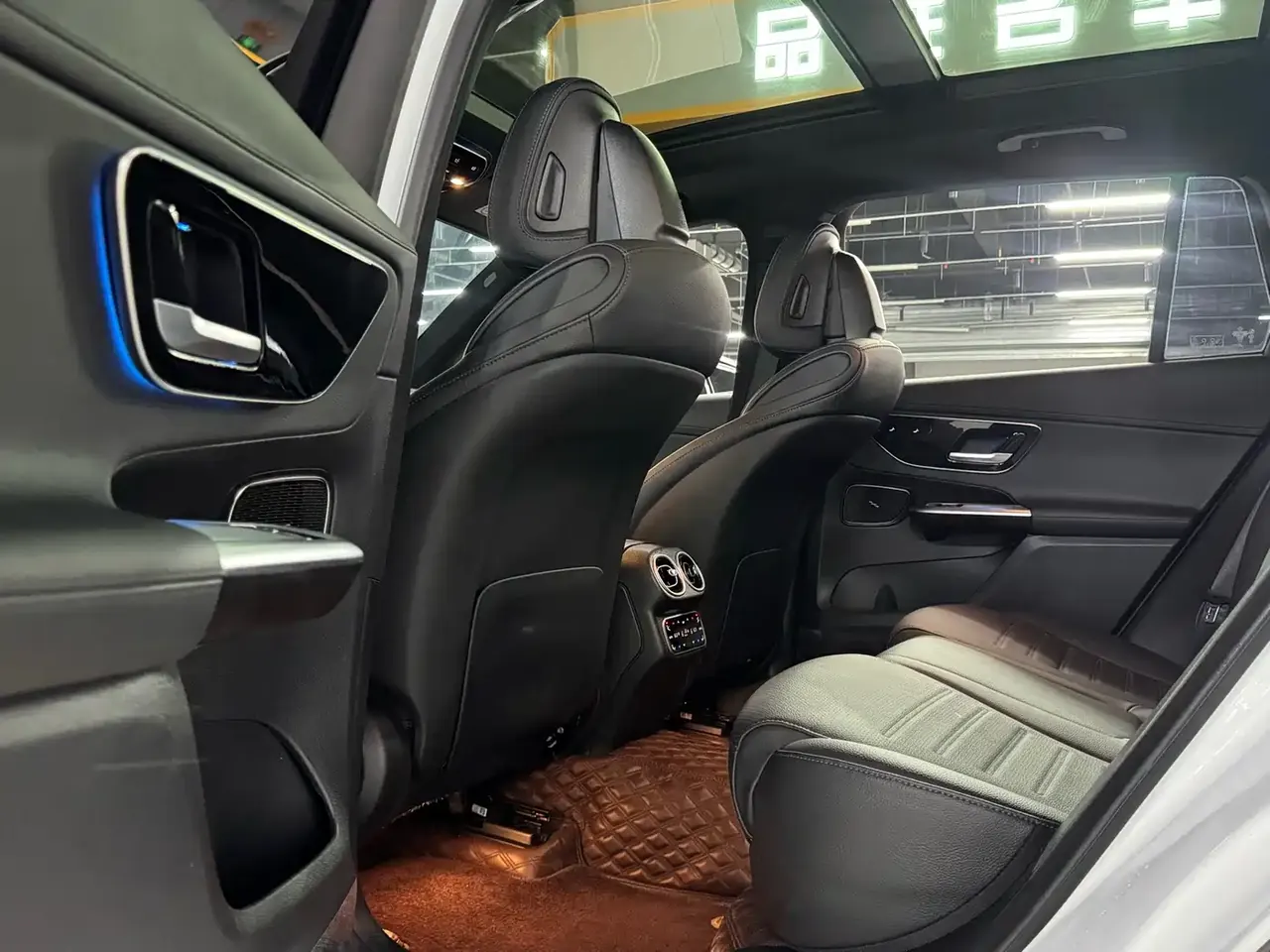 Mercedes-Benz GLC 2023 GLC 260 L 4MATIC Sport 5-seater фото 14