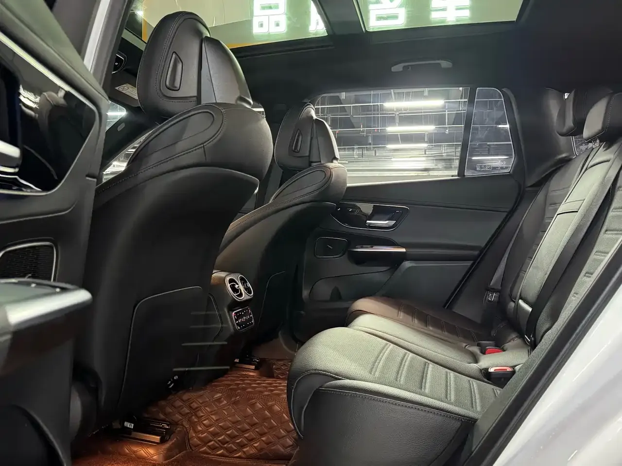 Mercedes-Benz GLC 2023 GLC 260 L 4MATIC Sport 5-seater фото 15