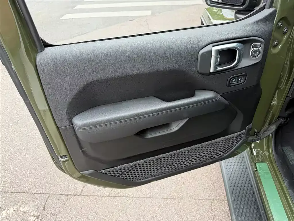 Jeep Wrangler 2022 2.0T Highland 4-Door фото 6