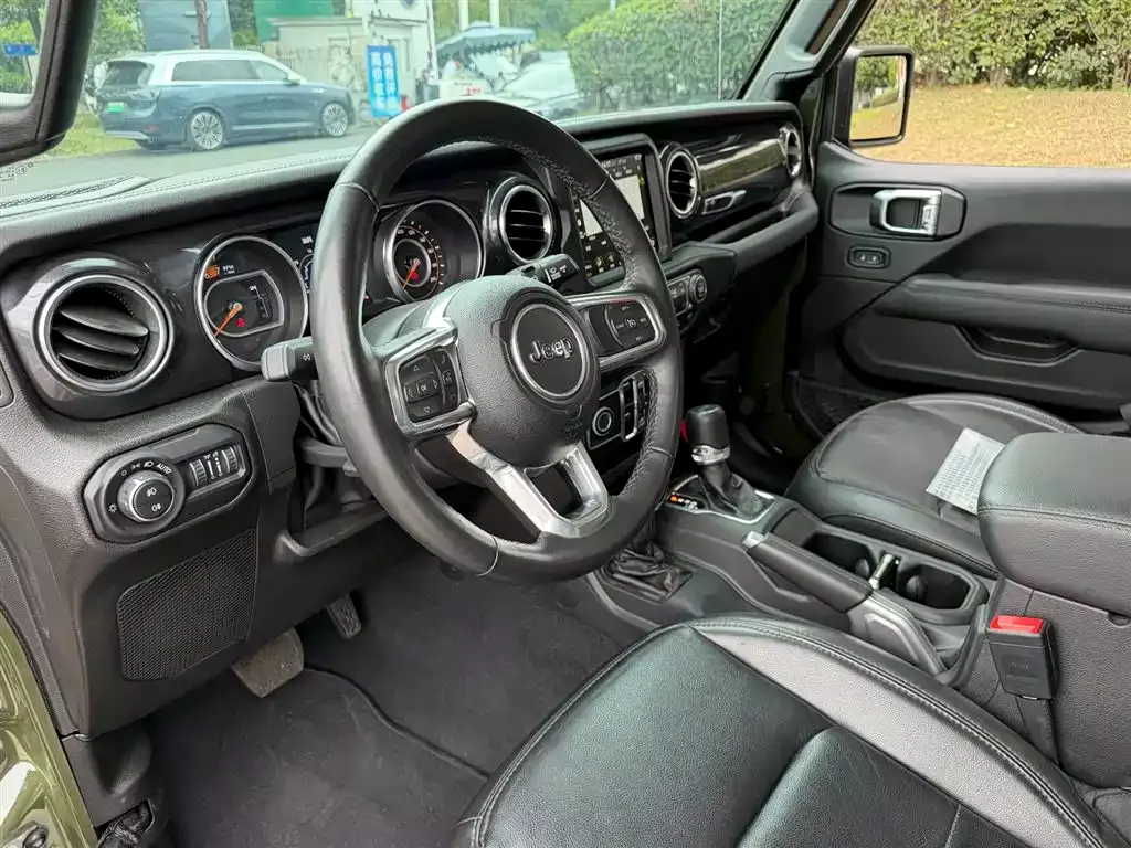 Jeep Wrangler 2022 2.0T Highland 4-Door фото 7