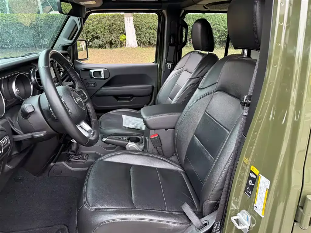 Jeep Wrangler 2022 2.0T Highland 4-Door фото 8