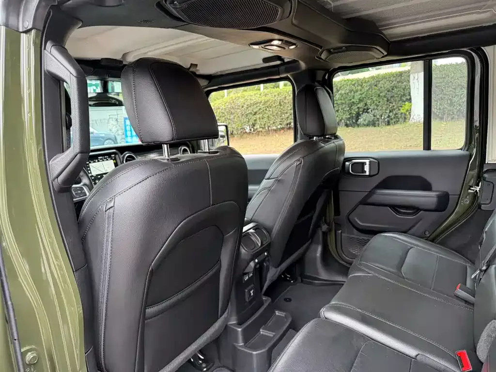 Jeep Wrangler 2022 2.0T Highland 4-Door фото 9