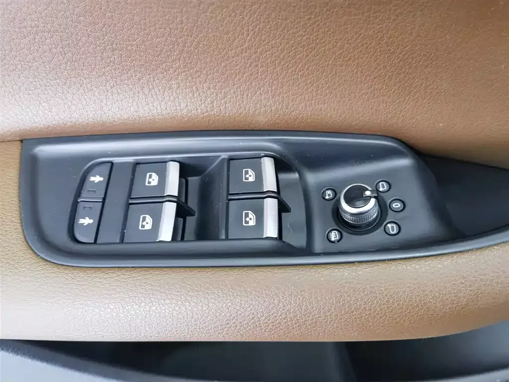 Audi Q7 2016 45 TFSI Technology фото 9
