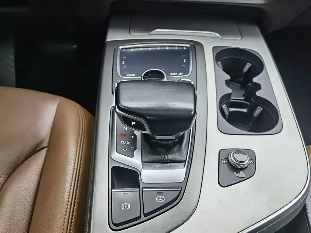 Audi Q7 2016 45 TFSI Technology фото 13