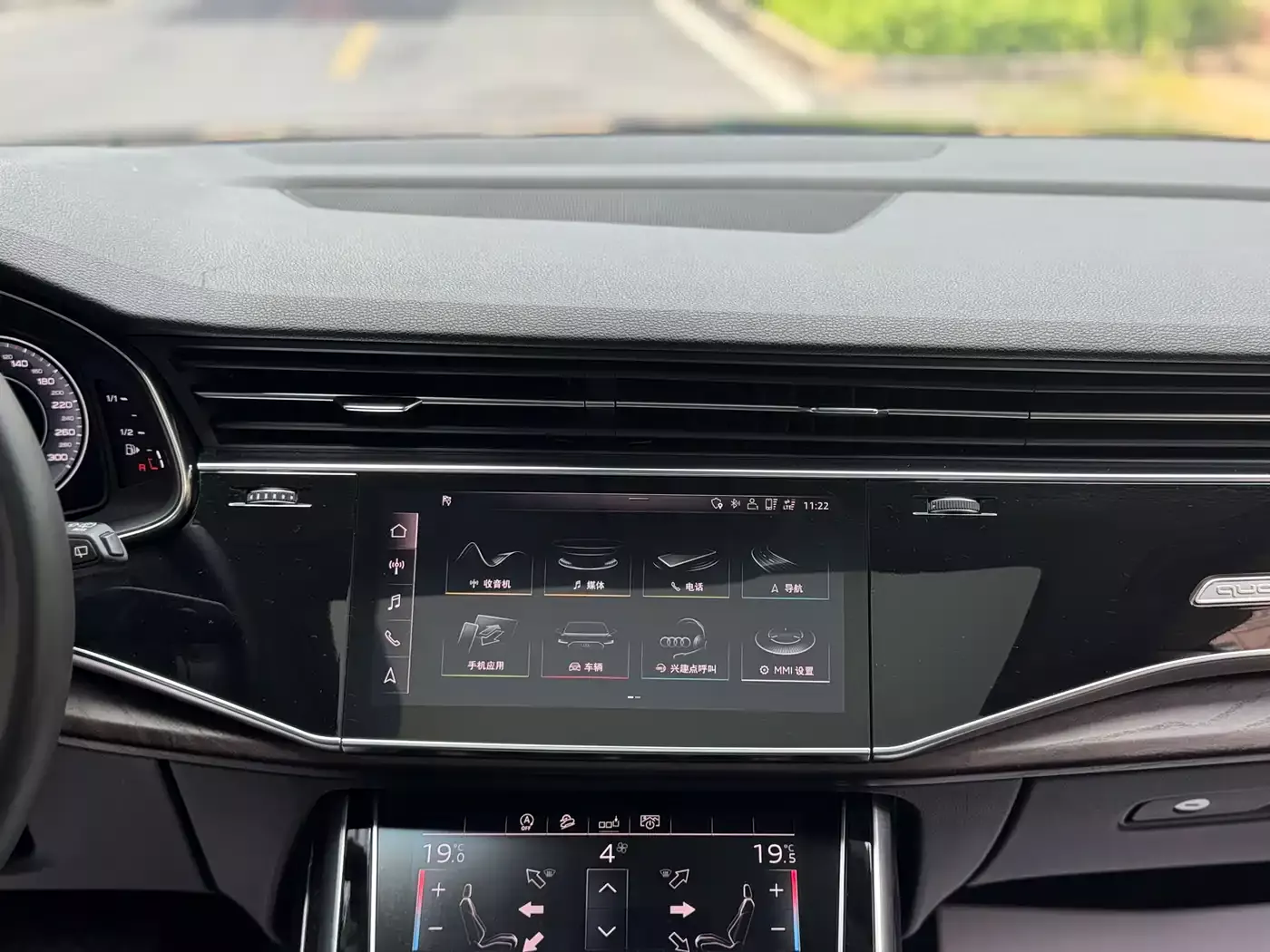 Audi Q8 2019 Model 55 TFSI Premium Dynamic фото 16