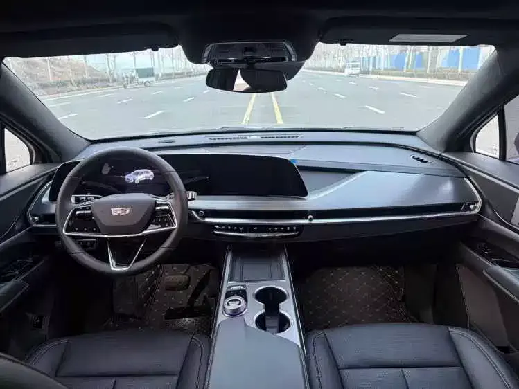 Cadillac XT5 2025 2.0T FWD Style Edition фото 6