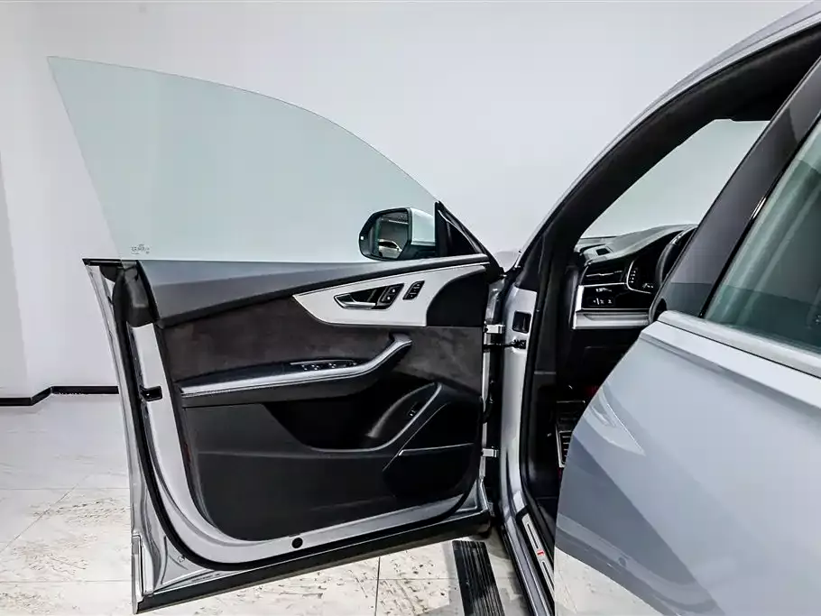 Audi Q8 2019 Model 55 TFSI Premium Dynamic фото 8