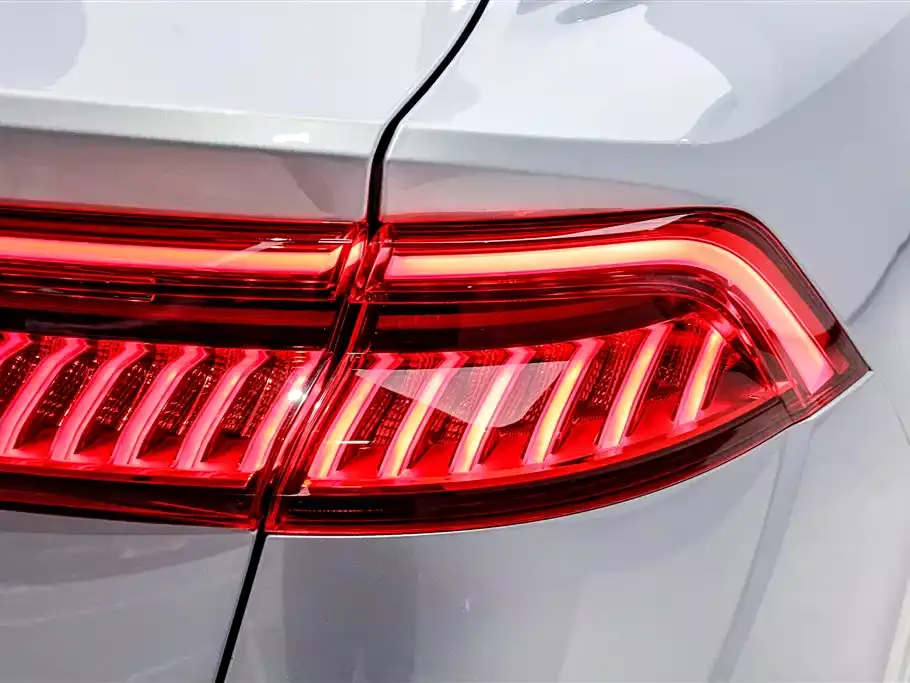 Audi Q8 2019 Model 55 TFSI Premium Dynamic фото 25