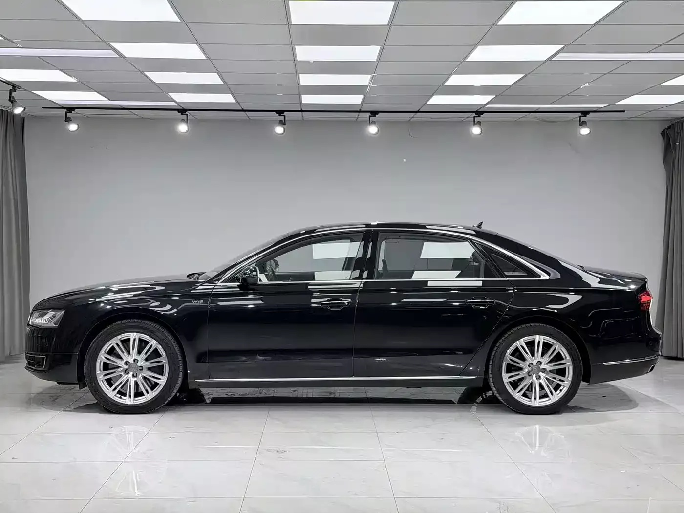 Audi A8 2014 A8L 6.3 FSI W12 quattro Flagship фото 3