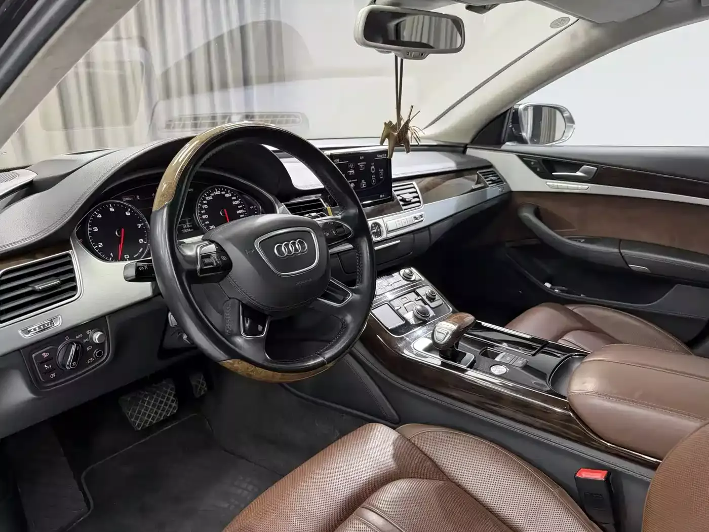 Audi A8 2014 A8L 6.3 FSI W12 quattro Flagship фото 4