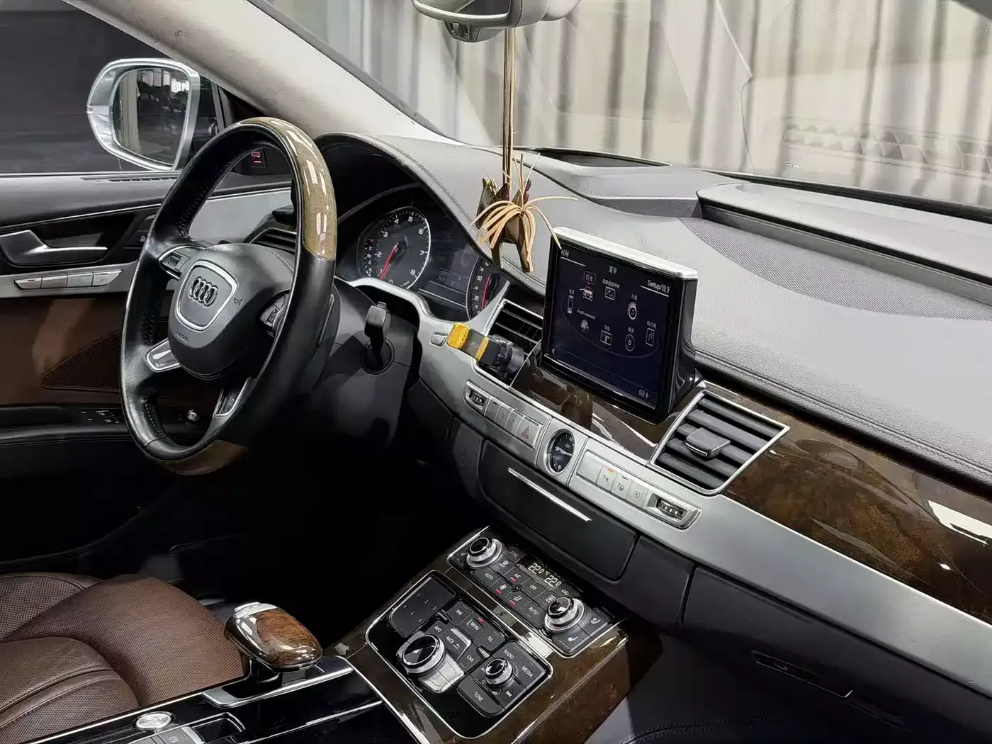 Audi A8 2014 A8L 6.3 FSI W12 quattro Flagship фото 10
