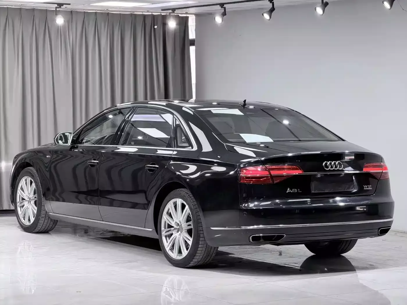 Audi A8 2014 A8L 6.3 FSI W12 quattro Flagship фото 11