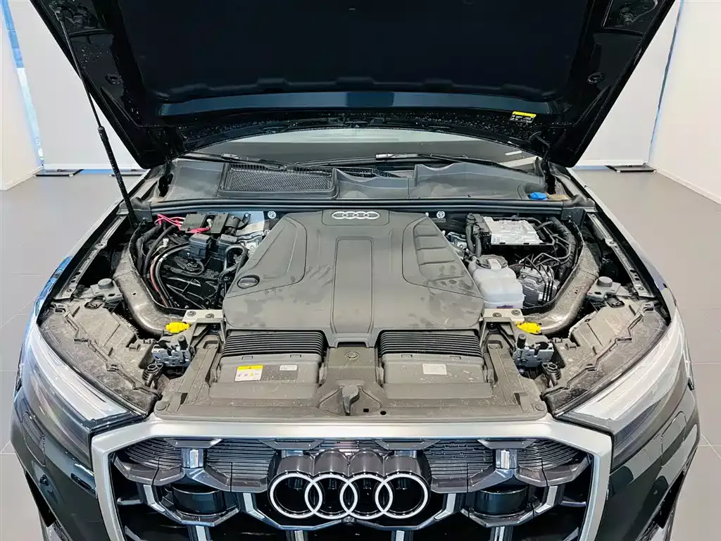 Audi Q7 2024 45 TFSI quattro S line Sport фото 9