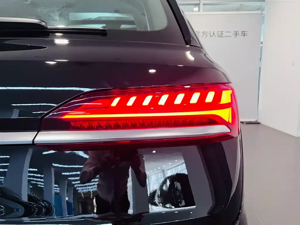 Audi Q7 2024 45 TFSI quattro S line Sport фото 14